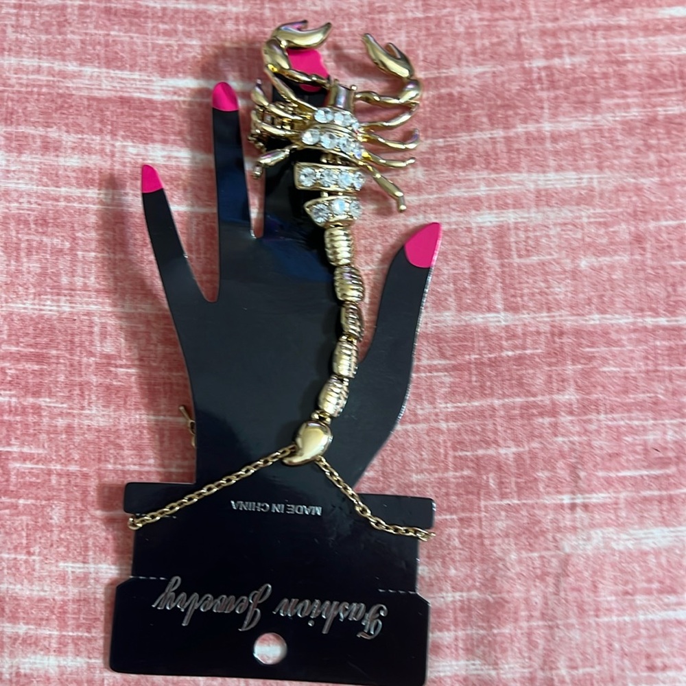Scorpion ring chain